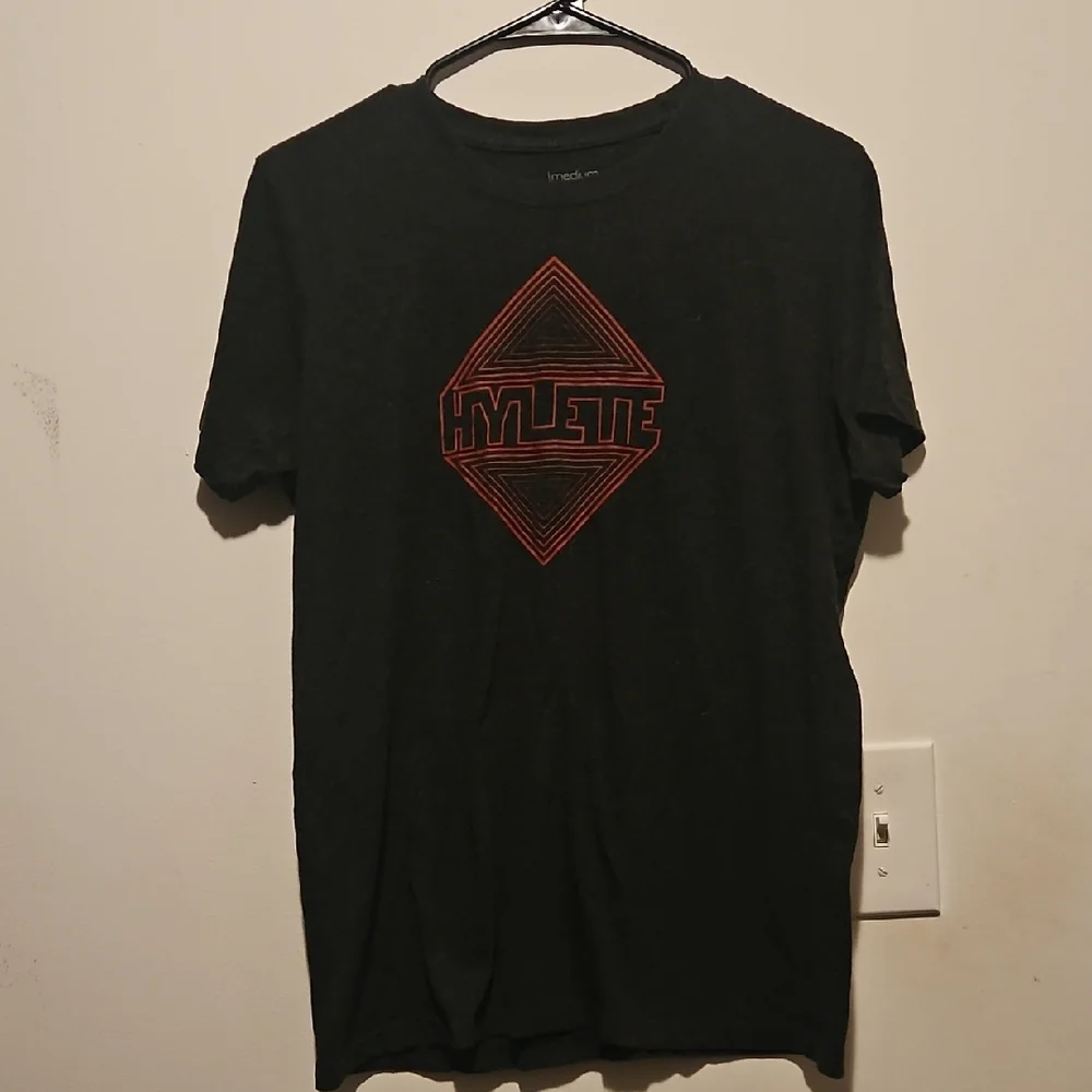 Hylete Black Tee with Red Geometric Design - Picture 1 of 2